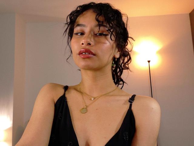 HeilyPeterson - Live sex cam - 25117565