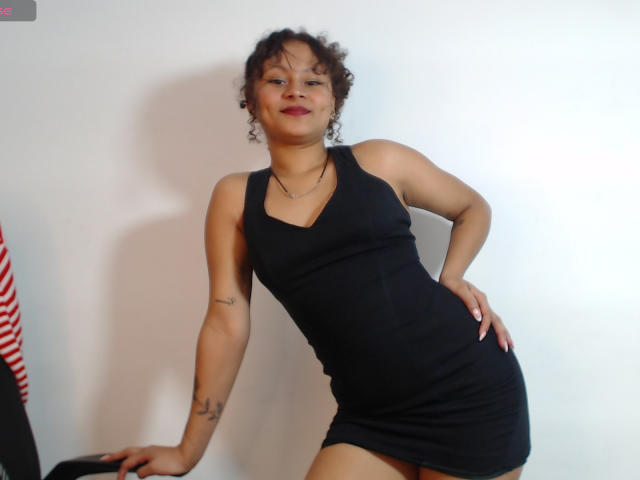 SofiaPassione - Live porn &amp; sex cam - 25125285