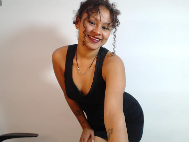 SofiaPassione - Live porn &amp; sex cam - 25125305