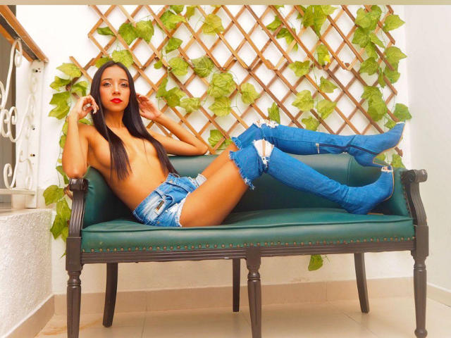 LaurenDoll - Live porn &amp; sex cam - 25130337