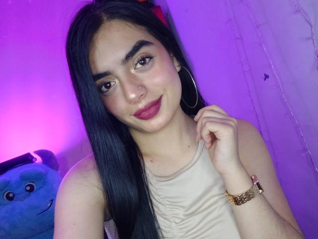 EmaRosee - Live sex cam - 25137753