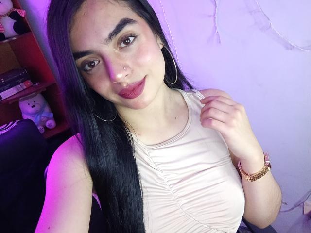 EmaRosee - Live porn &amp; sex cam - 25137825