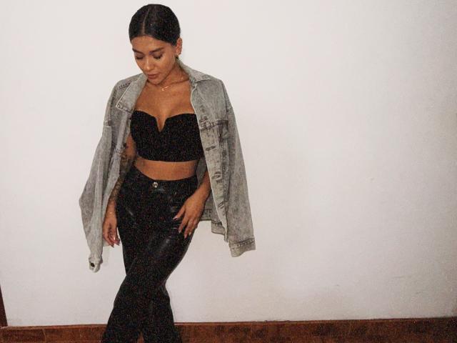 ThaliaAres - Live porn &amp; sex cam - 25138989