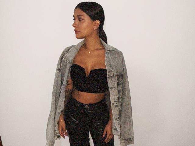 ThaliaAres - ライブポルノ&amp;セックスカム - 25138993