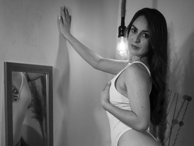 ButtyCherry - Élő pornó és szexkamera - 25141477