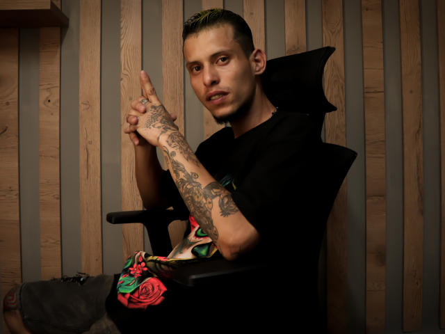 BenedettoMichelRuby - Camera khiêu dâm &amp; quyến rũ trực tiếp - 25142109