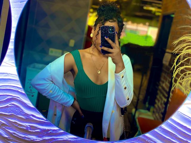 SophieSonyas - Live sex cam - 25145061