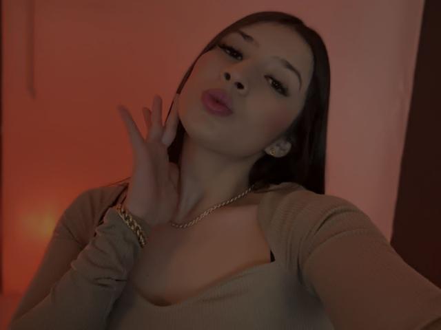 EmmaLombardi - Live porn &amp; sex cam - 25148985