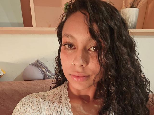 VelvetAmara - Sexe cam en vivo - 25153141