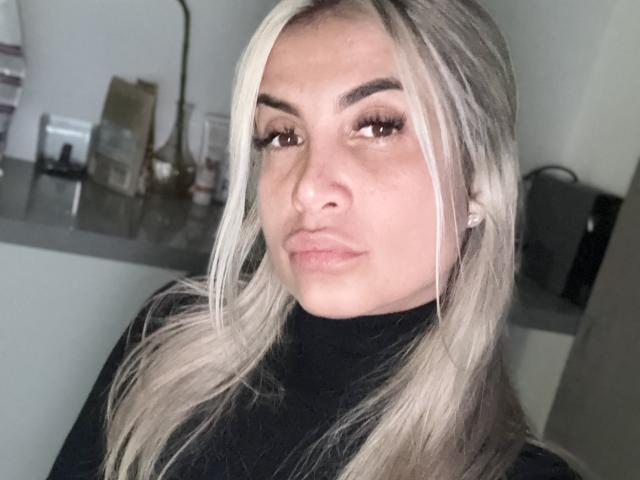 Lellie - Live porn &amp; sex cam - 25153945