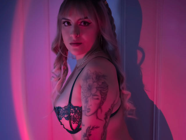 EmilyBrrown - Live porn &amp; sex cam - 25154549