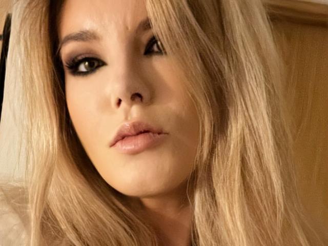LauraTasty - Live porn &amp; sex cam - 25157521