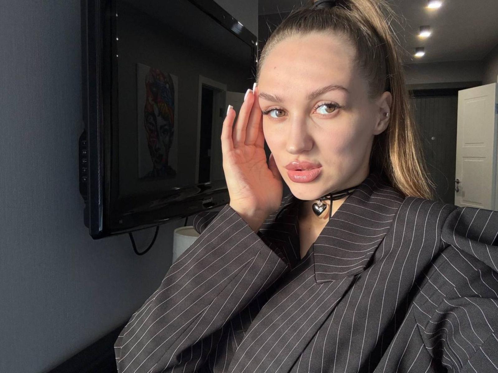 MarilynRerro - Live porn &amp; sex cam - 25159837