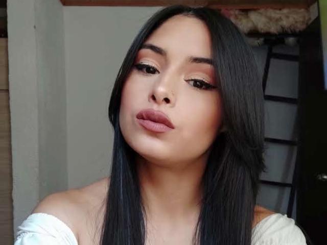 EmilyVv - Sexe cam en vivo - 25166793