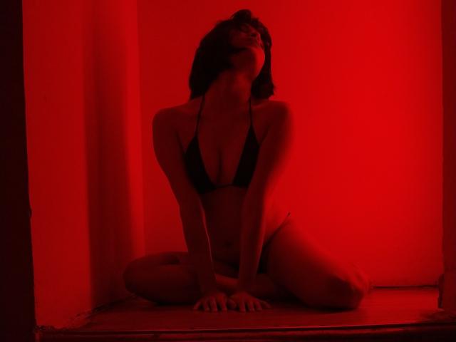 IsisDiosa - Live porno og sexkamera - 25170221