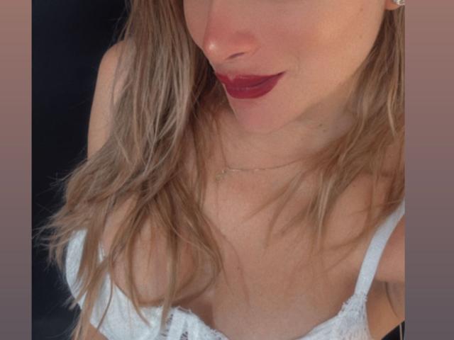 ArianaLu - Live porn &amp; sex cam - 25171409