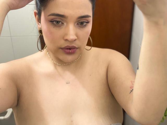 AgathaK - Live sex cam - 25175681