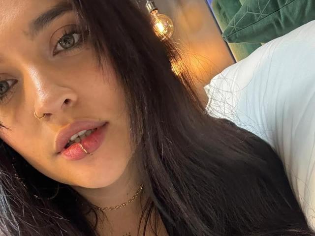 AgathaK - Live Sex Cam - 25175717