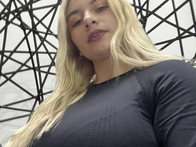 AtheneaRossi - Live porn &amp; sex cam - 25178801