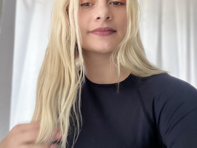 AtheneaRossi - Live porn &amp; sex cam - 25179261