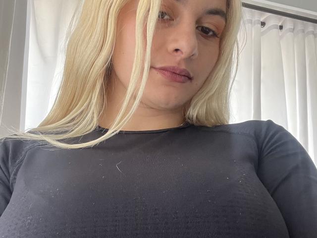 AtheneaRossi - Live porno og sexkamera - 25179321