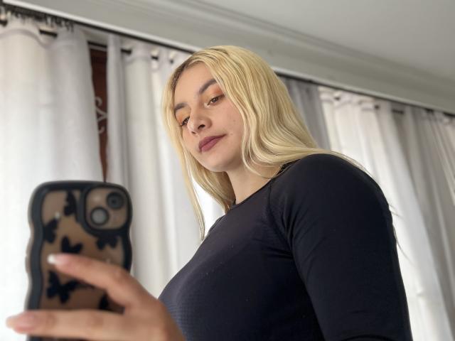 AtheneaRossi - Live porn &amp; sex cam - 25179609