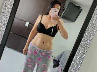 DaenerysFire - Live Sex Cam - 25192745