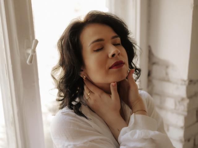 JasmineKouch - פורנו בשידור חי ומצלמת סקס - 25199553