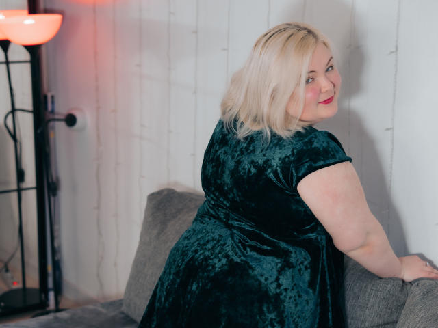 EllaBigBabe - сексуальная веб-камера в реальном времени - 25200529