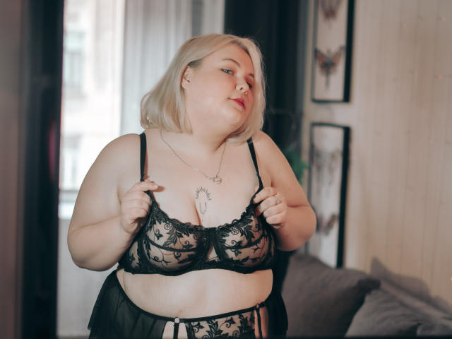 EllaBigBabe - Live porn &amp; sex cam - 25200545