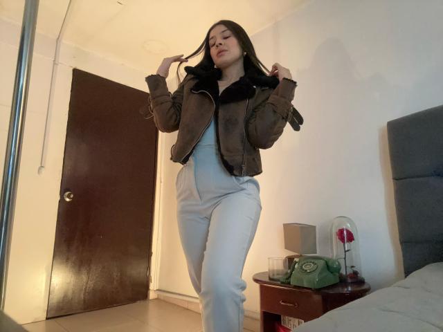 EmmaLombardi - Live sex cam - 25201957