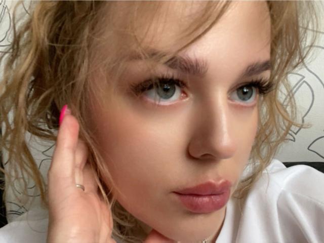 GinaPrue - Sexe cam en vivo - 25204325