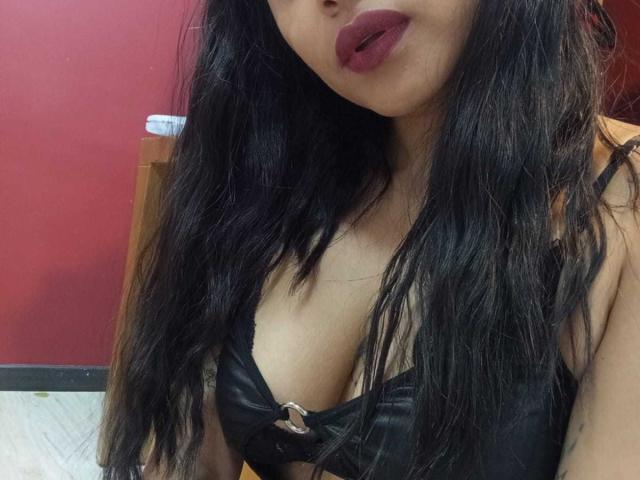 MistressVictoriaa - Live Sex Cam - 25211845