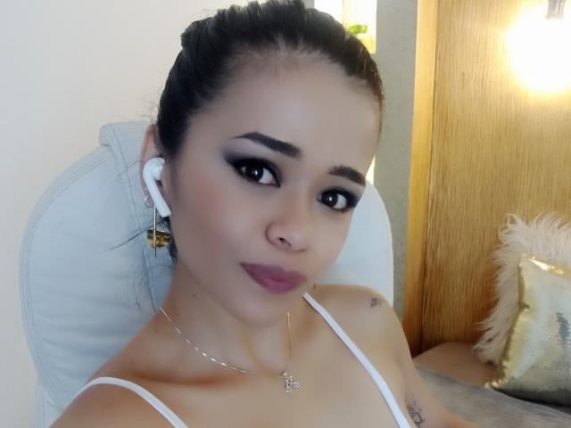 MistressVictoriaa - Live Sex Cam - 25212057