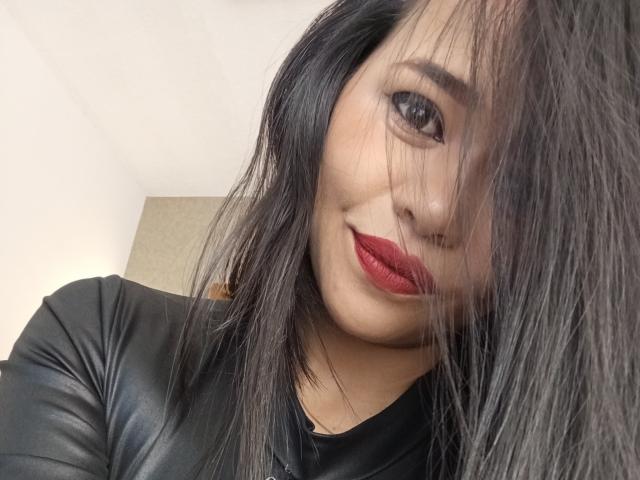 MistressVictoriaa - Live Sex Cam - 25212565