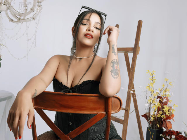 ValentinaMathews - Live porn &amp; sex cam - 25219069