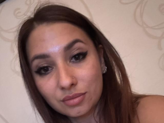 AdelinaFan - Live sex cam - 25219517
