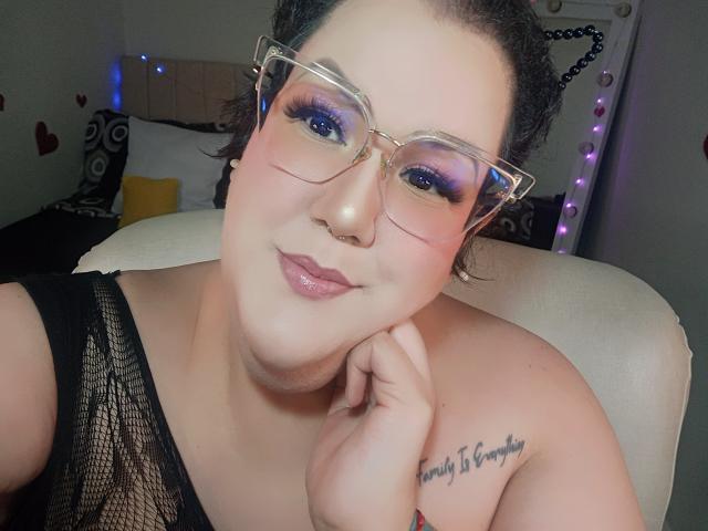 GiannaMorrys - פורנו בשידור חי ומצלמת סקס - 25221013