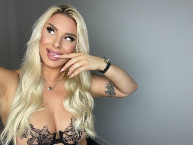 LuxuriaBlond - Live sex cam - 25227433