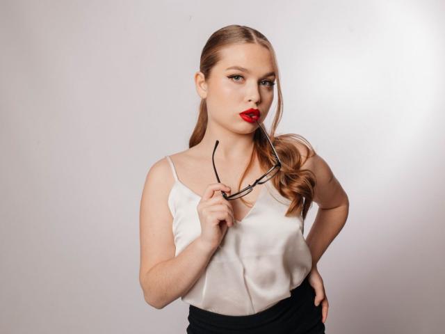 LaraPika - Live porn &amp; sex cam - 25232177