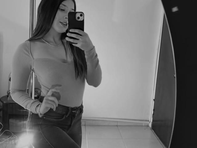 EmmaLombardi - Live sexe cam - 25234573
