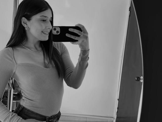 EmmaLombardi - Live Sex Cam - 25235769