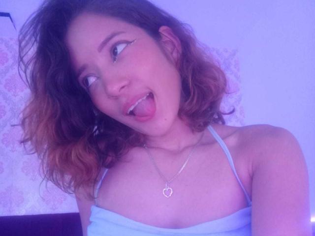 MiaSinclairX - Live porno og sexkamera - 25240337