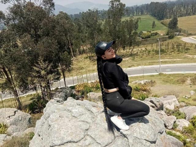 EmilyTon - Sexe cam en vivo - 25241969