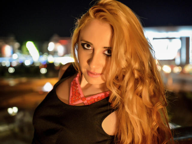 MissCarinna - Live sex cam - 2524384