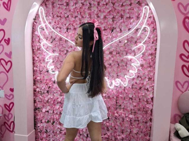 CarolineWill - Live sex cam - 25247325