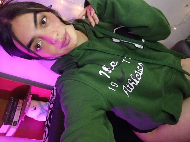 EmaRosee - сексуальная веб-камера в реальном времени - 25250161