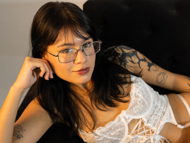 ElizabethRoux - פורנו בשידור חי ומצלמת סקס - 25250541