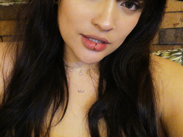 AgathaK - Camera khiêu dâm &amp; quyến rũ trực tiếp - 25258929