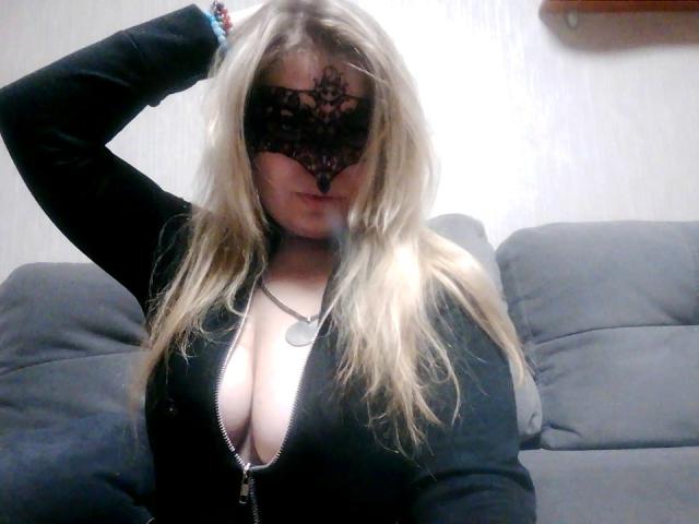 EvelynneCherry - сексуальная веб-камера в реальном времени - 25261109